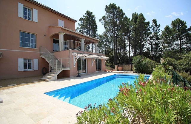 Villa 6P. with heated pool, in Mérindol-les-Oliviers, Drôme provençale