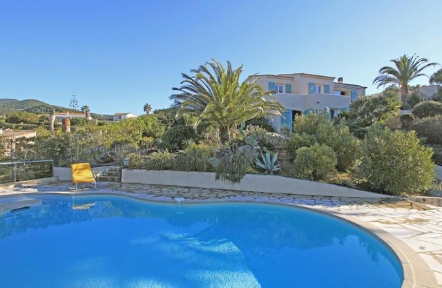 Villa Abbracciu climatisée avec piscine chauffée et vue mer