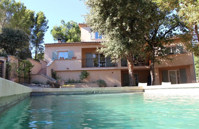 Villa + piscina tranquila absoluta en Châteauneuf de Gadagne Vaucluse