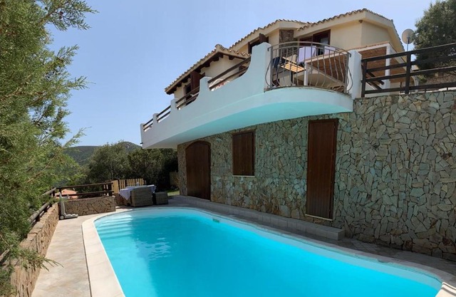 Villa Acquamarina semi detached villa with private pool and wifi