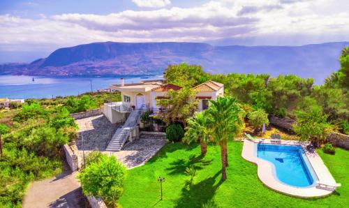 Villa Afroditi in Chania near Airport with Private Pool, Free Wi-Fi, Souda Bay Views, Garden Oasis
