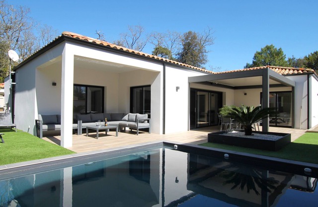 Villa Agapanthes, perfect in any season, with heated swimming pool
