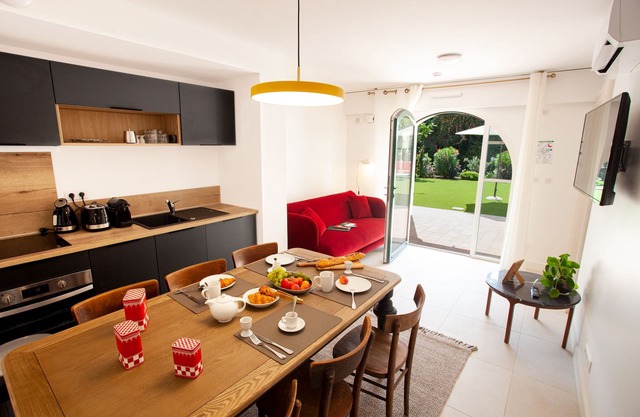 Apartamento-Estándar-Terraza-4/6 p. rez de jardin-Baño con ducha