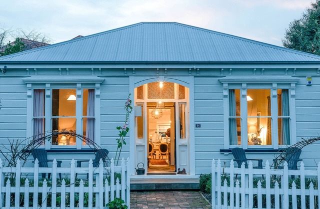 The Villa Akaroa - Akaroa Holiday Home