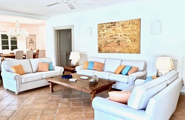 VILLA ALBA CHIARA - Seis Habitaciones Villa, Capacidad 12