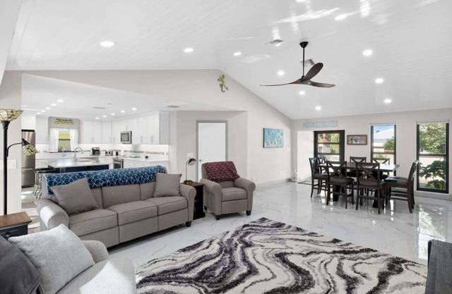 Villa Albatross- Gorgeous Ground Level Pool Home in the Dunes