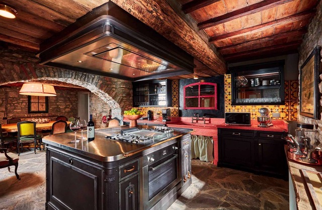 Chianti Villa with Pool, Lake & Wine Cellar