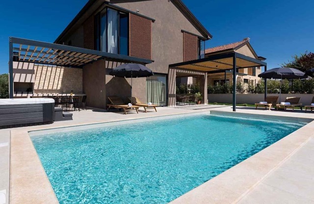 Villa Albona in Kadumi