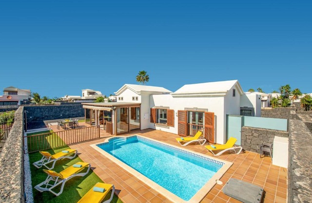 Villa Alhambra by Villa Plus