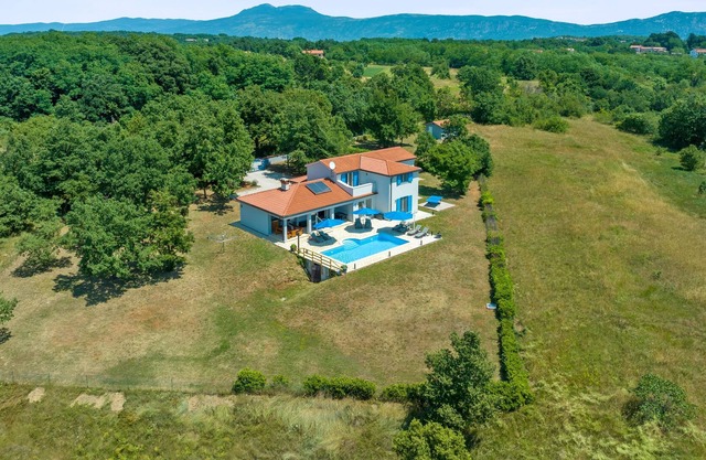 Villa Alison nearby Labin – Crovillas GmbH