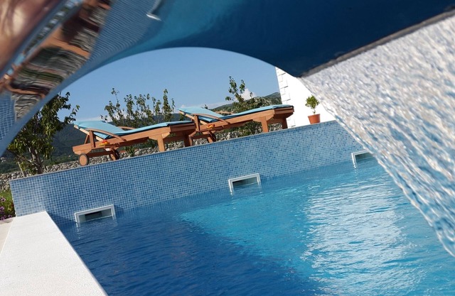 Villa Almas 2 with swimming pool