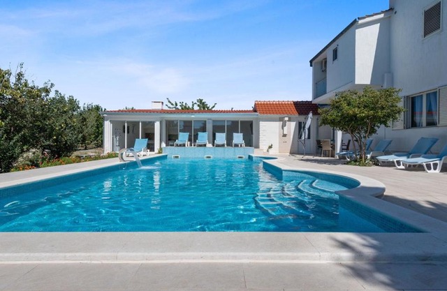 Villa Almas - Heated Pool, Sauna, Gym and Tennis Court