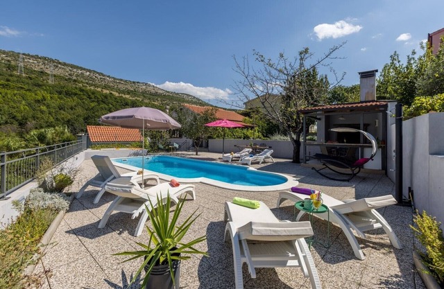 Villa Almond near Omis, private pool