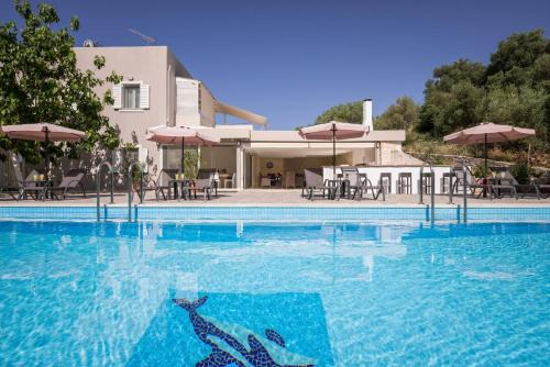 Villa Almyros 5 Bedroom Luxurious Villa close to the beach