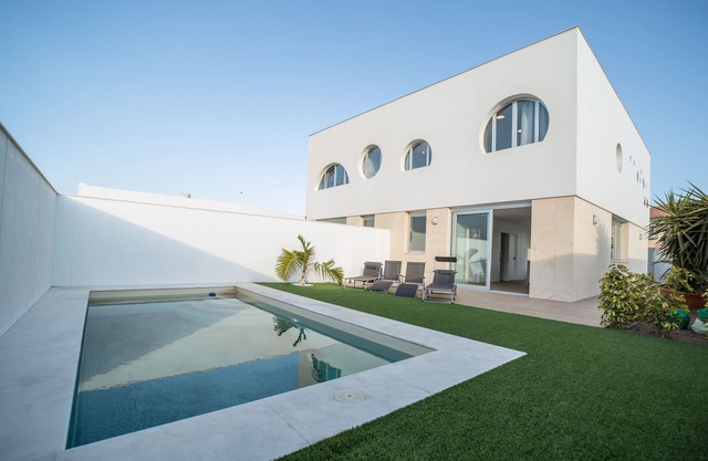 VILLA ALVAR - OASIS CON PISCINA