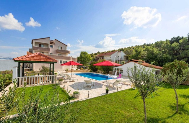 Villa Ana - Apartamento de 3 habitaciones con piscina