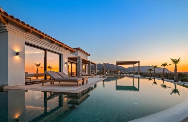 Villa Anassa - Luxurious 4-Bedroom Villa with Private Pool by Temma Villas