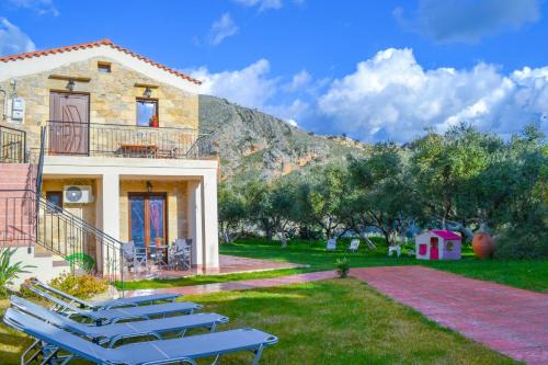 Villa Anastasia Luxe with Top WiFi, BBQ & Amazing Views
