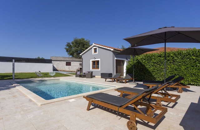 Villa Anavi con piscina privada y gran jardín para 8 personas en Istria, Croacia