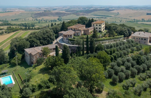 VILLA AND FARMHOUSE OF RADI SIENA- Apartment ISTRICE AIR COND POOL GARDEN