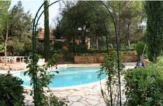 Chalet y medio ambiente provenzal tranquilo y confort sobre la Costa Azul