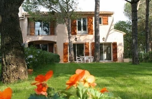 Villa and environment of Provence calm and confort on the Riviera
