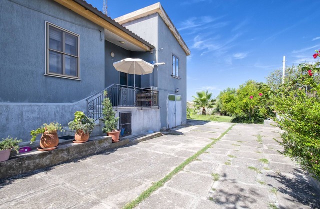 Villa 'Angelina' con terraza privada, Wi-Fi y aire acondicionado