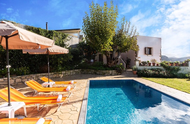 Villa Antheon - Villa de tres dormitorios con piscina privada.