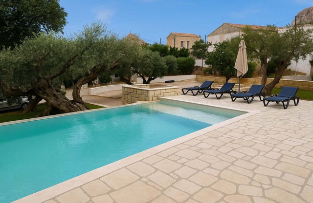 Villa Antonousa - Kissamos Private Pool Oasis