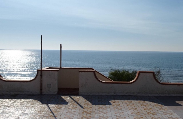 Villa "Antony Primo Piano" con vistas al mar y jardín compartido