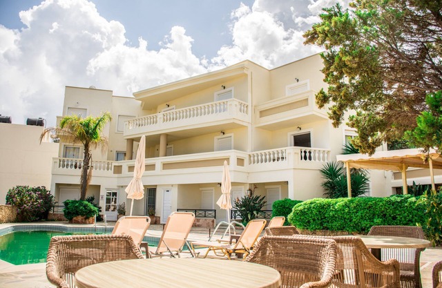 Villa Aphrodite Hotel Apartments Studios by Estia