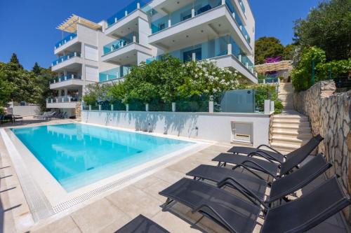 Villa Aqua