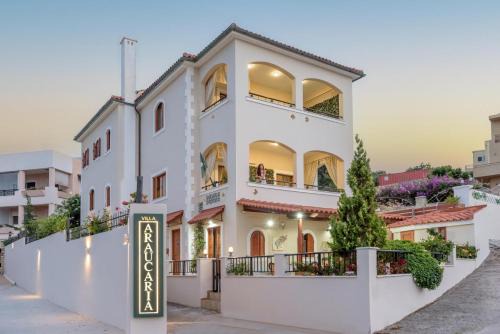 Villa Araucaria - Private Pool, Jacuzzi, Sea View
