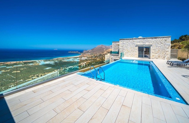 Villa Ariti | Luxury villa, private pool, jacuzzi, near Falassarna