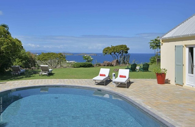 Villa Armor in Montjean by Personal Villas - Heated Swimming Pool, Lush Garden