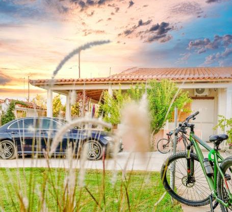 Villa Artemis Leto - Escape Near, City, Beach & Athens Airport