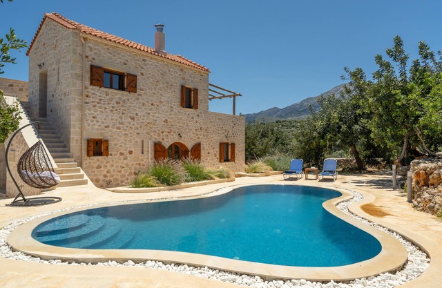 Villa Asteria, Melidoni, Chania, Crete, Solid Stone Villa, private swimming pool