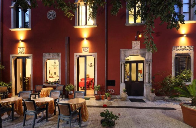 Villa Astoria