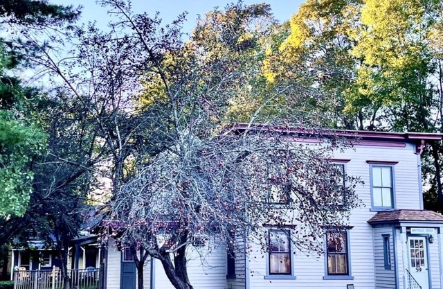 Villa at Milford, village charm