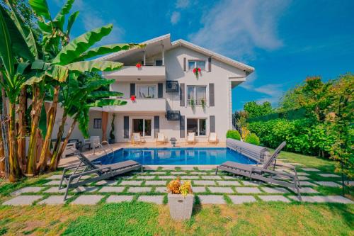 VILLA ATLAS Muhafazakar Havuzlu, Mustakil Geniş Bahçeli