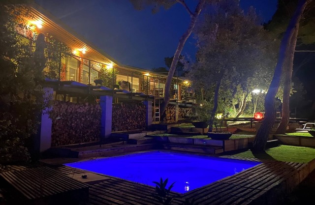 Villa Atypique Sous la Pinède, sur la Route des Vins