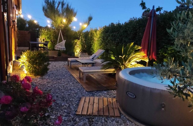 Villa au Coeur de la Camargue Avec Jacuzzi