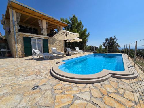 Villa Aura