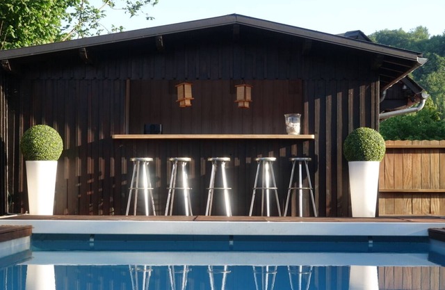 Villa Avec Piscine, Terrasse Aménagée et Ombragée, Club House et Jardin