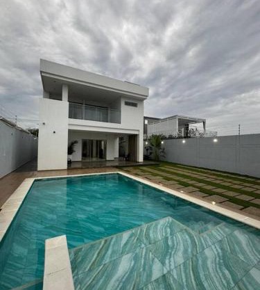 Villa azul Piscina, BBQ y Kiosco cerca a la playa