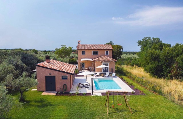 Villa Azur in Muntic