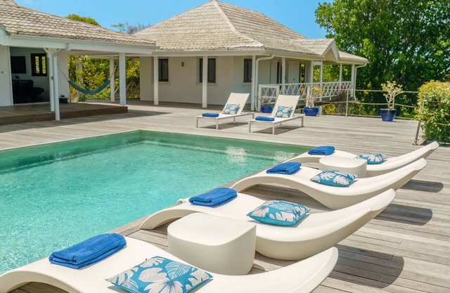 Isla de San Martín, Terres Basses, Villa Azur, piscina privada, jacuzzi, tenis.