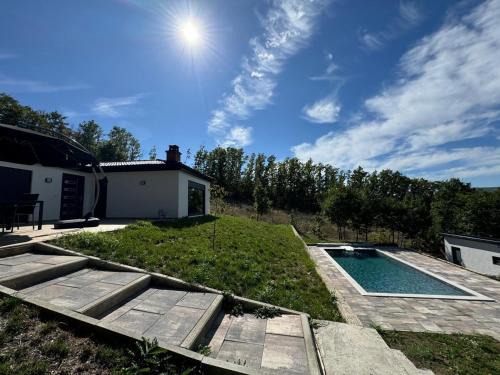 Villa B