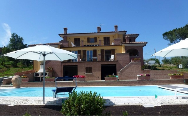 Villa Baccus es un encantador apartamento en el primer piso de una magnífica villa en el límite de la ciudad.