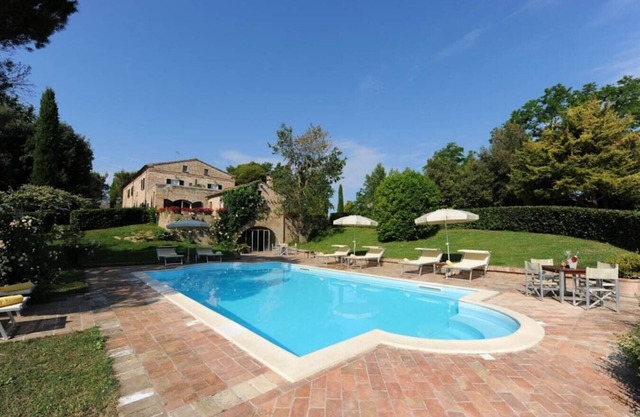 Villa Baci - Large private property with two pools